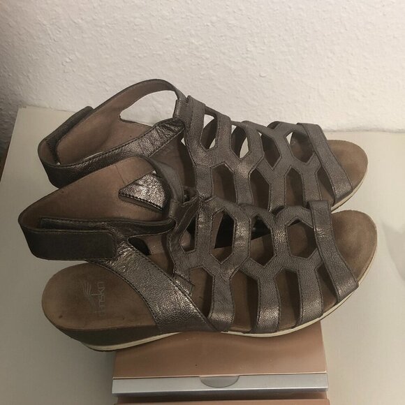 DANSKO Sandals Women's Size 8.5-9 Metallic Gold Strappy Shoes Valentina - Picture 11 of 12